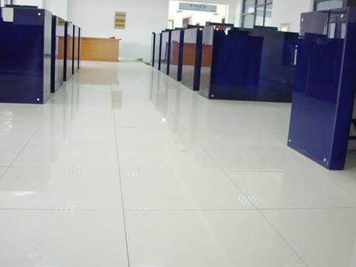 ?；摲漓o電活動地板